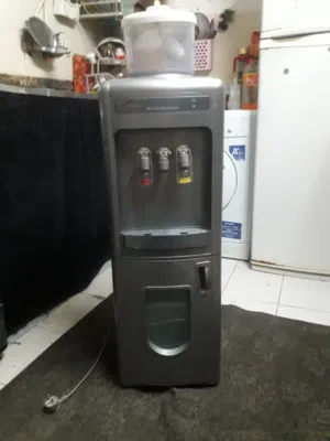 كولر ماء في حاله ممتازه للبيع