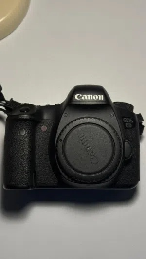كاميرا كانون 6D