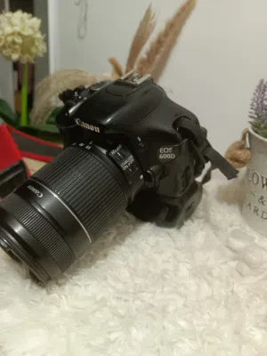 كاميرا كانون D600