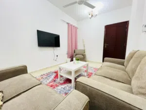 شقة راقية مفروشة للإيجار بالغبرة الشمالية   Luxury apartment for rent