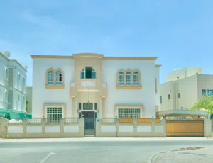 من المالك مباشرةً - فيلا في الغبرة الشمالية