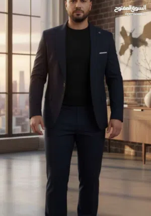 بدلة رسمية لون كحلي شبه جديدة استخدام مرة واحدة للبيع بسعر مغري 30