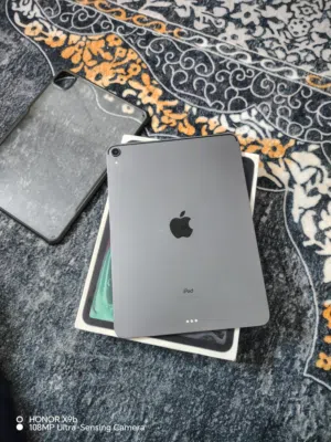 Apple iPad Pro 11 256 GB in Basra