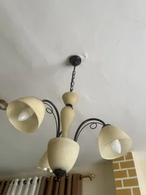 ثريات مستعملات