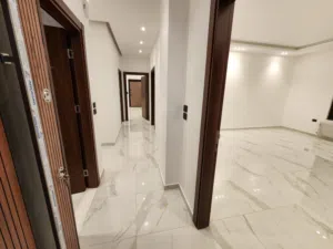 شقة للبيع على طريق المطار ( البنيات )  ref : 14365