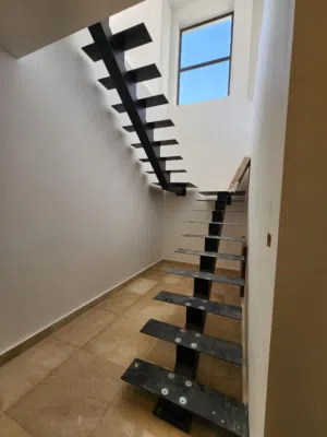 340 m2 3 Bedrooms Apartments for Sale in Amman Jabal Amman