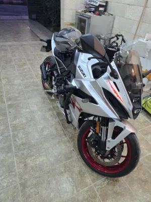 سوزوكي GSX-8R 2024 بحالة الوكالة