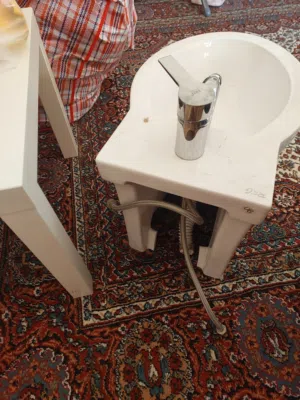 شطاف بيديه حمام بحاله ممتازة نوع برتغالي العنوان طبربور الخزنه خلف جامع زكريا