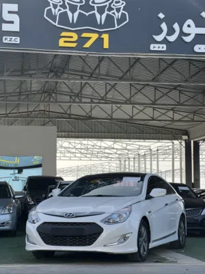 Hyundai sonata 2014 full option with panoramic roof korean standard clean title white color