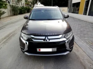Mitsubishi Outlander 2016 2.4 L 7 Seat 4 WD Well Maintained Urgent Sale