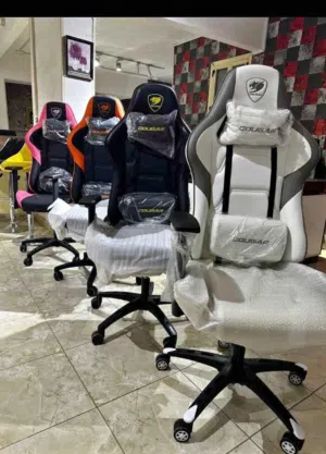 كرسي جيمنج محترف - سيطر على اللعبة بكل راحة! - تصميم مريح بمسند رأس قابل للتعديل - خامات ف