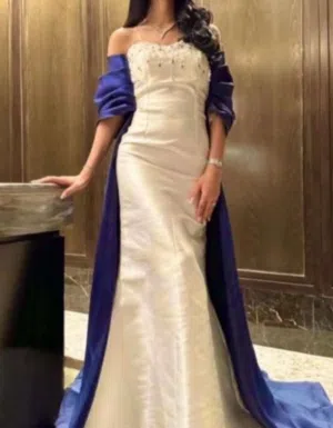 فستان للبيع