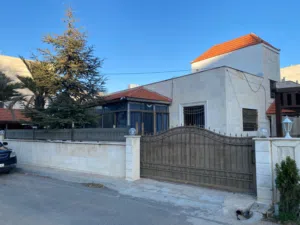 500 m2 4 Bedrooms Villa for Sale in Amman Umm Al-Usoud
