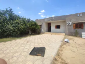 170 m2 5 Bedrooms Townhouse for Sale in Tripoli Wadi Al-Rabi