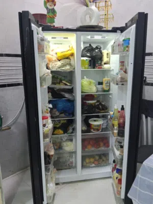 ثلاجه نضيفه وجديده ماركه سانيو