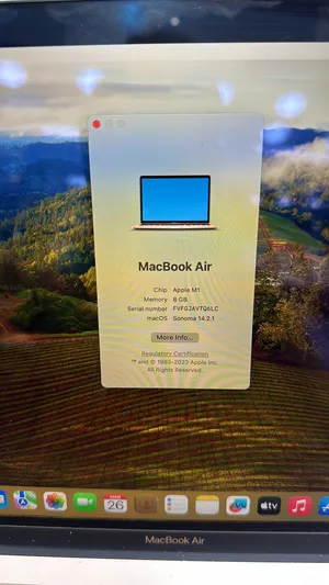MacBook air M1 chip 8gb 256gb