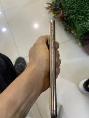 السلام عليك ايفونxsMAX تلفون بحاله جيده مغير شاشه GX تلفون يبي خاريطه هدا عيبه رقم الهاتف