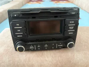مسجل وكالة أصلي كيا ريو 2012–2014، شغال 100%، CD / USB / AUX / Radio، مع جميع الفيش الأصلية