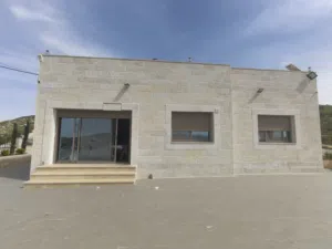 180 m2 4 Bedrooms Townhouse for Sale in Zarqa Birayn