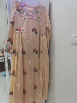 فساتين وملابس مستعمله