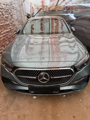mercedes E300e 700k.m2025