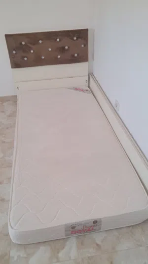 سرير فردي +فراش للبيع