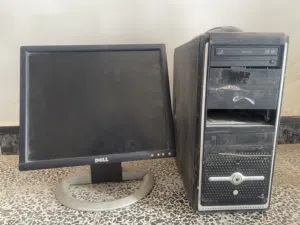 شاشة Dell. + كيس .شغالات قبل هسه فحم ابيع