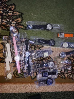 هدايه وساعات وعطور وأسوار