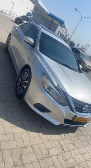 للبيع فقط ما يشكي من شي