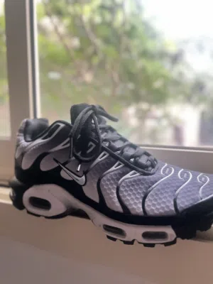 حذاء tn airmax اسود ورمادي