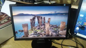 شاشة كمبيوتر حجم 19.5 توب نظافة