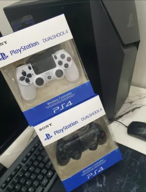 للبيع اجهزة تحكم بلايستيشن Playstation 4