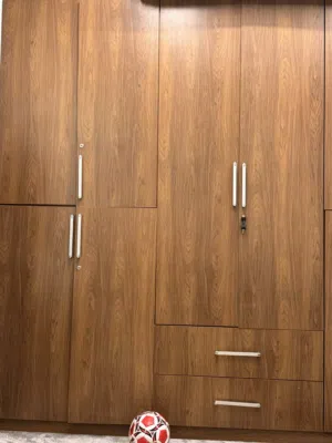 دولاب امهنه استعمال نظيف قابل للنقاش