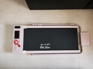 جهاز مشي كهربائي مميز وبحالة ممتازة جداً (شبه جديد)، استعمال خفيف لمدة شهر واحد فقط. مناسب جداً للمس