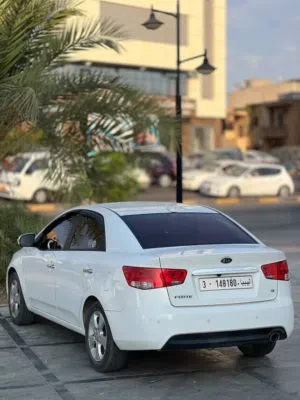 كيا فورتي 2010 .