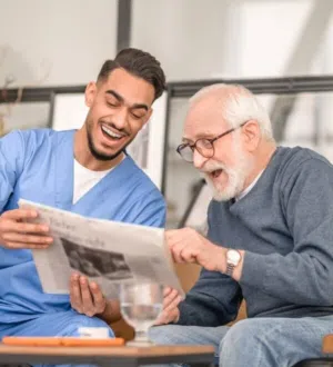 ممرض منزلي لرعاية كبار السن والمرضى