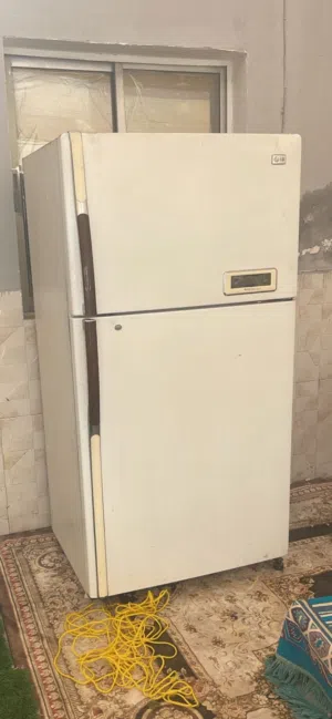 ثلاجه تبريد مستعمله في راس الخيمه نظيف والسعر 350 درهم