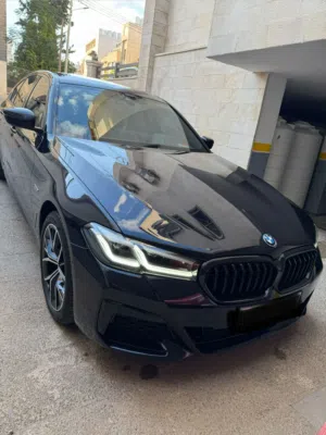 BMW 530e بلاك ان وارد الشركه ممشى قليل تب نظافه بحاله الوكاله M بكج