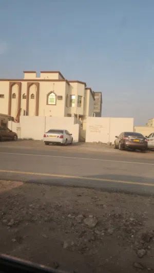 غرف مفروشة وشقق للايجار الشهري واليومي في عبري هجار