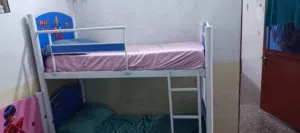 جرابي اطفال مستعملة جدا نظيفه