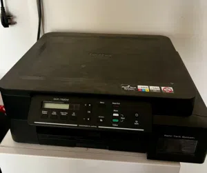 للبيع: طابعة برذر (Brother DCP-T520W) الأصلية – ملكة التوفير!