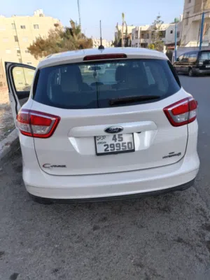 فورد C-MAX 2017 هايبرد مرخصة من المواصفات الأوروبية بنظام أوتوماتيكي