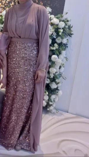 عده فساتين للبيع للسهره
