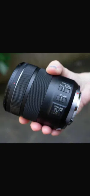 &Canon R8$