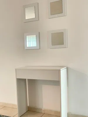 كونسول مع مرايا للبيع