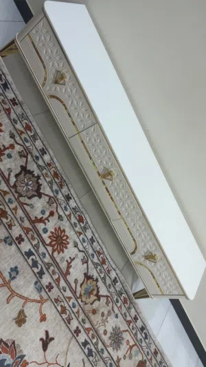 ميز تلفزيون