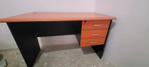 مكتب جديد .