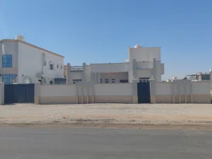 للبيع منزل مع كامل الاثاث