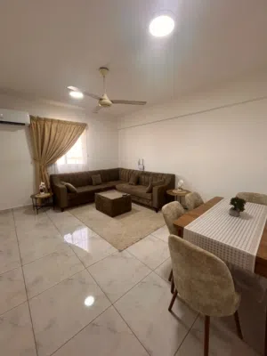 شقه مفروشه بالخوير موقع ممتاز غرفه وصاله وحمام ومطبخ Furnished flat 1bhk in elkhwair in good locati