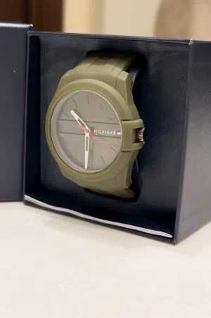 tommy hilfiger rubber 44